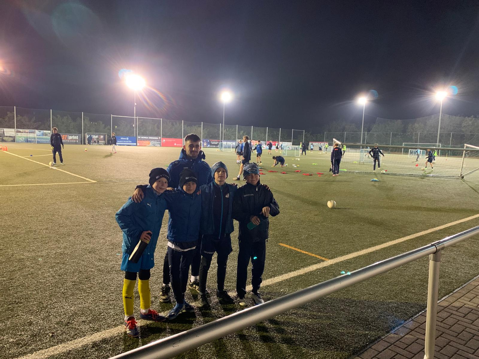 První společný trénink kategorie U12 v Drážďanech / Das erste gemeinsame Training der U12-Klasse in Dresden 